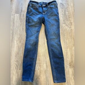 Hollister women’s low rise super skinny jeans
